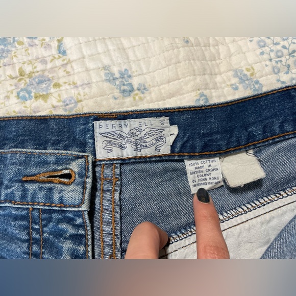 Vintage Levi's Soft Jeans - Picture 2 of 6